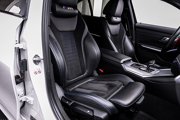 BMW 330i 27 of 27