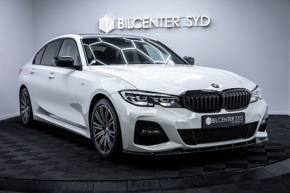 BMW 330i 5 of 27