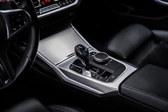 BMW 330i 17 of 27