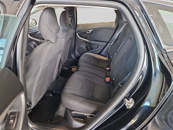 Volvo V40 9 of 11