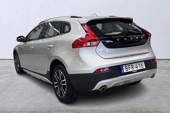 Volvo V40 Cross Country 4 of 18