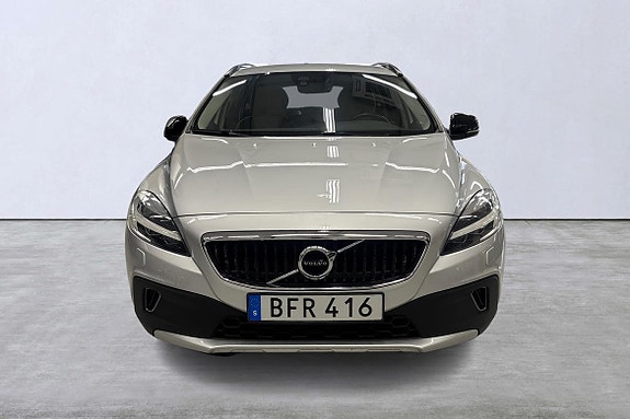 Volvo V40 Cross Country 7 of 18