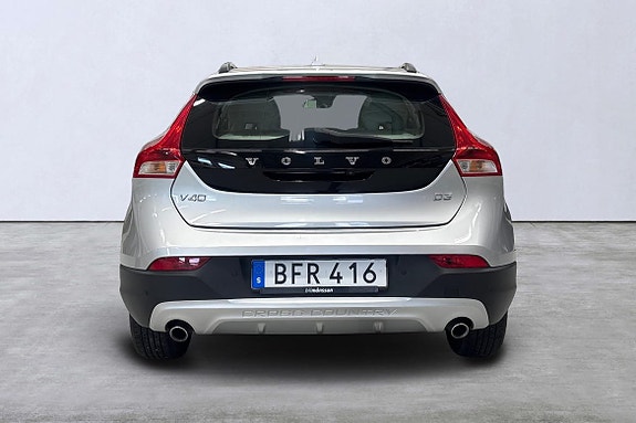 Volvo V40 Cross Country 5 of 18