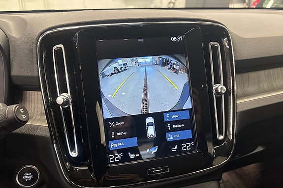 Volvo XC40 17 of 20