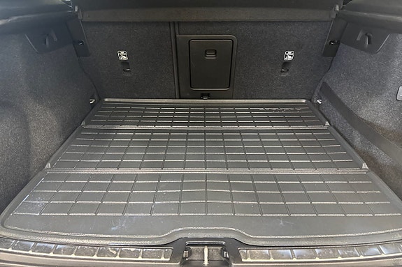 Volvo XC40 13 of 20