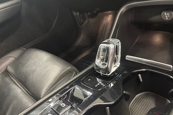 Volvo XC40 15 of 20