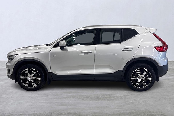 Volvo XC40 2 of 20