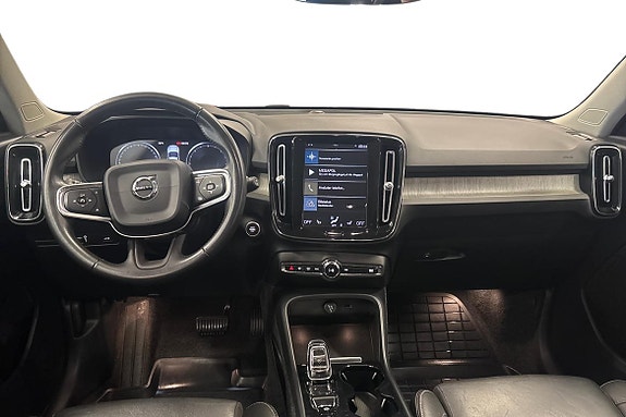 Volvo XC40 9 of 20
