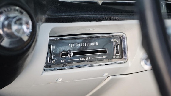 Cadillac Coupé DeVille 8 of 16