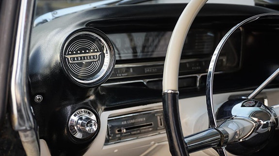 Cadillac Coupé DeVille 7 of 16