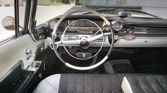 Cadillac Coupé DeVille 2 of 16