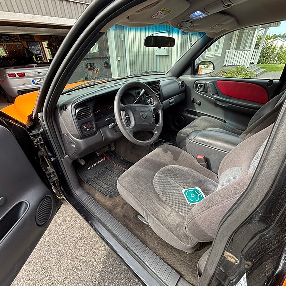 Dodge Dakota 3 of 9