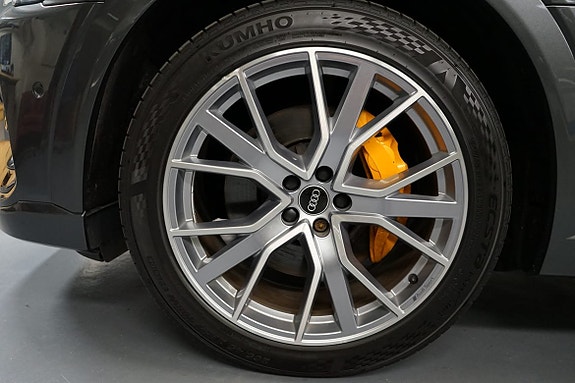 Audi e-tron 18 of 18