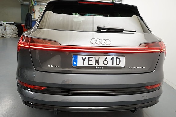 Audi e-tron 15 of 18