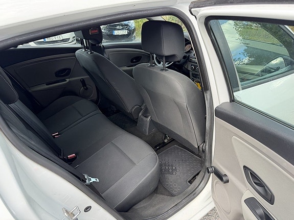 Renault Megane 15 of 20
