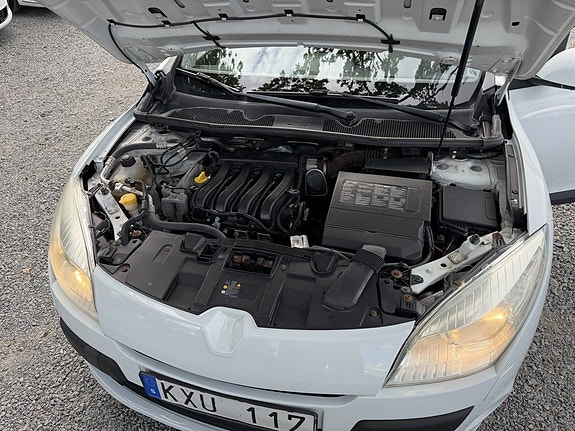 Renault Megane 17 of 20