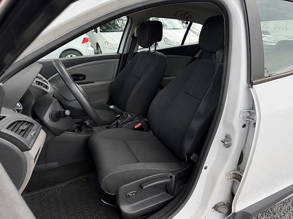 Renault Megane 12 of 20