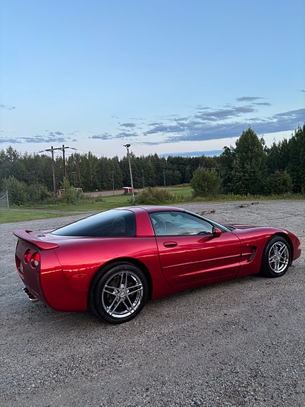 Chevrolet Corvette 2 of 10