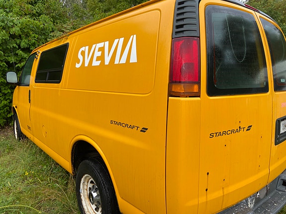 Chevrolet Express 21 of 30