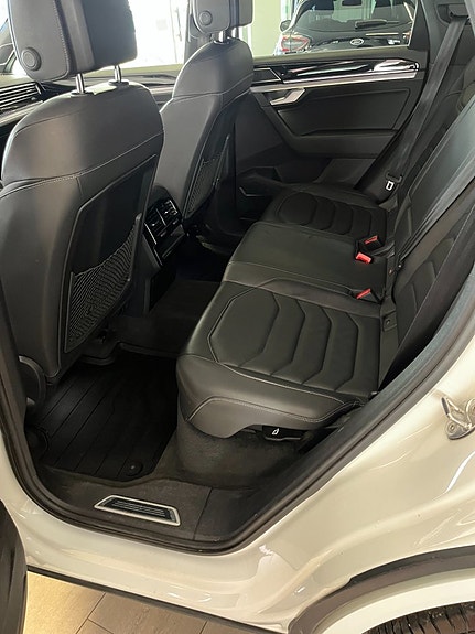 Volkswagen Touareg 8 of 9