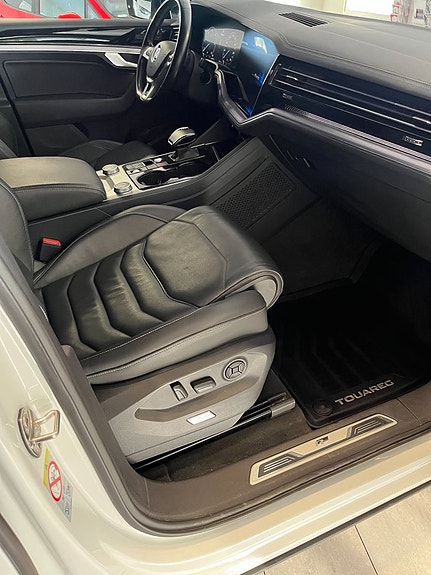 Volkswagen Touareg 7 of 9