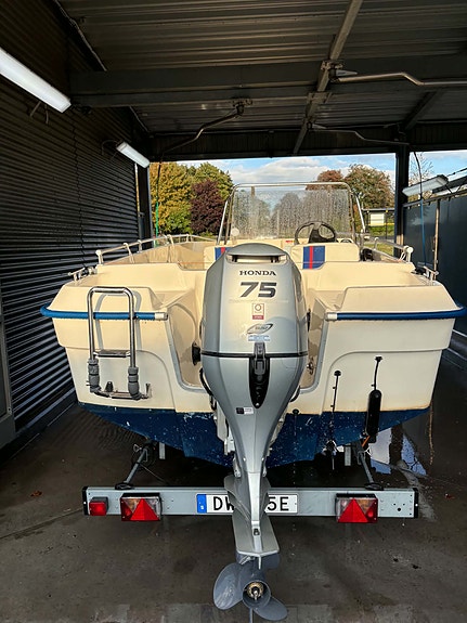 Styrpulpetbåt 530 cm, Honda F75, bromsad 80-trailer 6 of 9