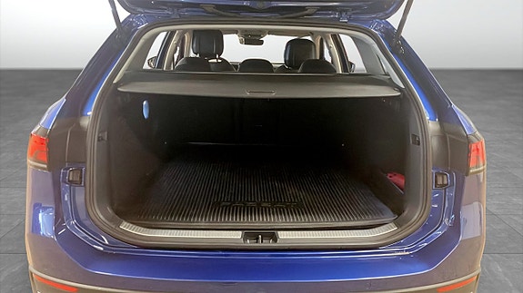 Volkswagen Passat 13 of 14