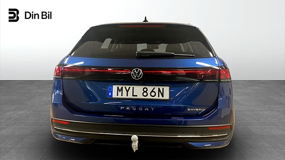 Volkswagen Passat 6 of 14