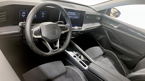 Volkswagen Passat 8 of 14