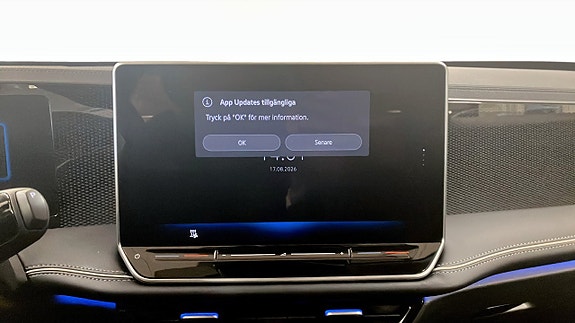 Volkswagen Passat 10 of 14