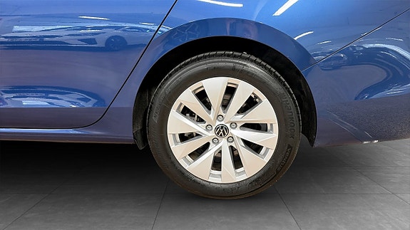 Volkswagen Passat 7 of 17