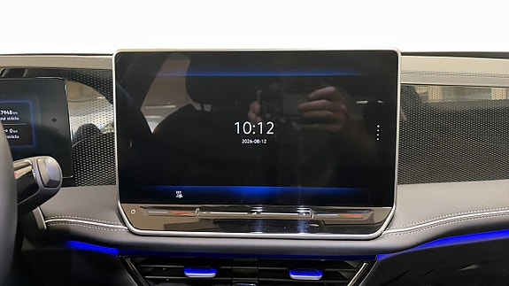 Volkswagen Passat 10 of 17