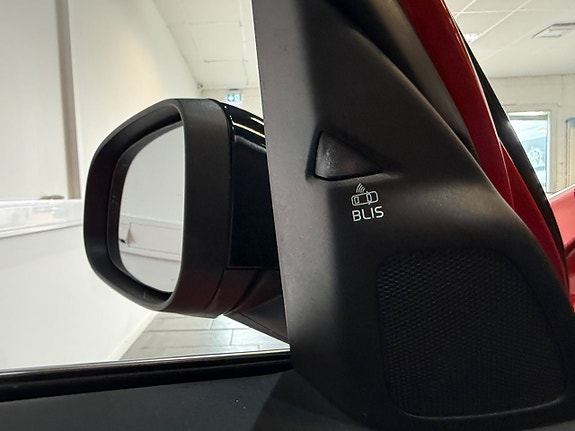 Volvo V60 16 of 18