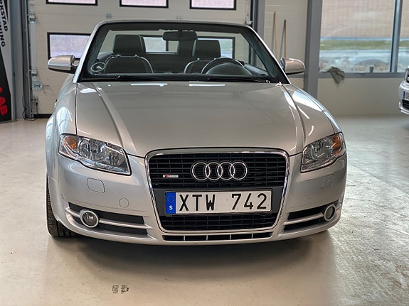 Audi A4 3 of 19