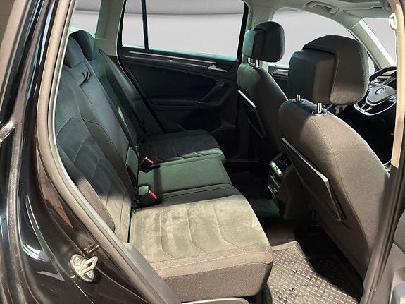 Volkswagen Tiguan 9 of 15