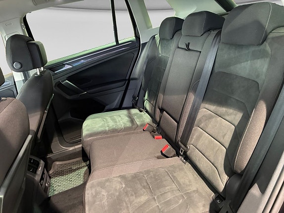 Volkswagen Tiguan 10 of 15