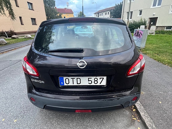 Nissan Qashqai 4 of 6