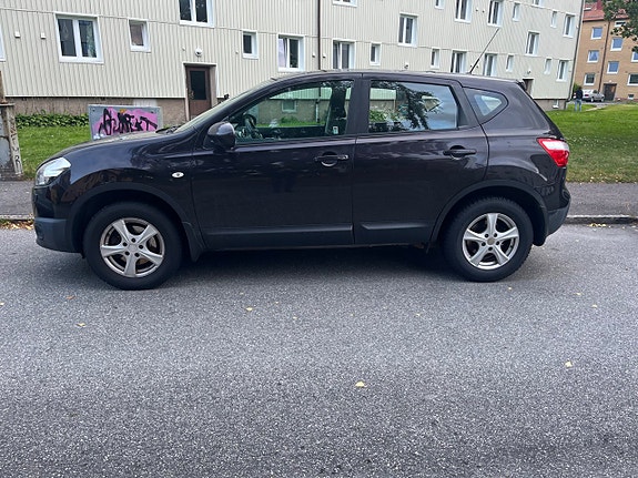 Nissan Qashqai 2 of 6
