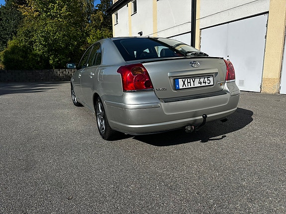 Toyota Avensis 10 of 10