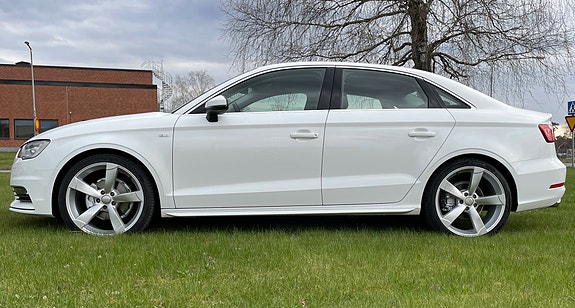 Audi A3 4 of 6