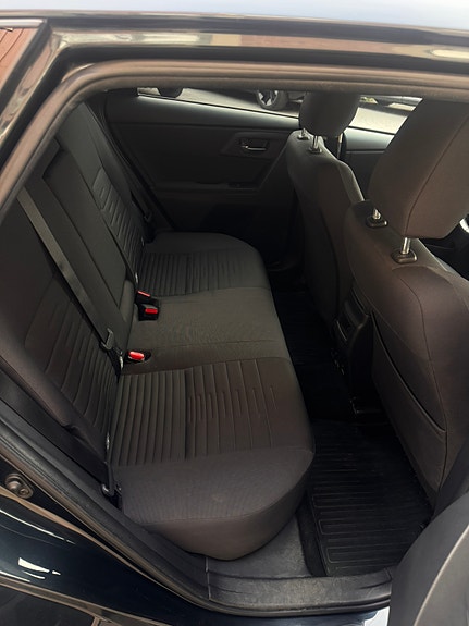Toyota Auris 5 of 11
