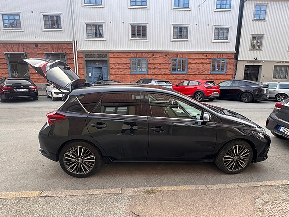 Toyota Auris 3 of 11