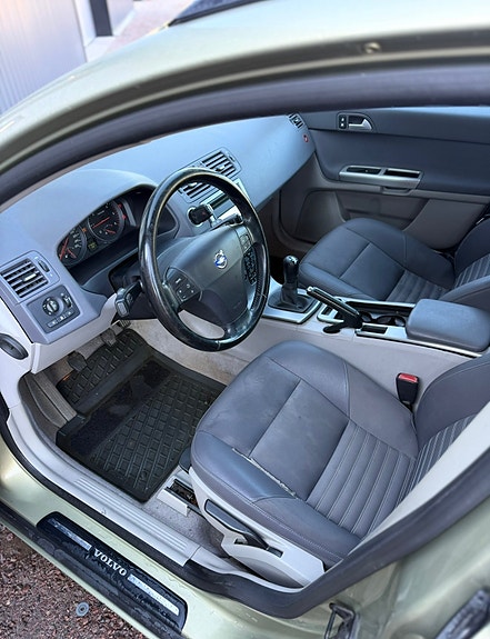 Volvo V50 5 of 6