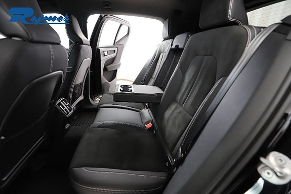 Volvo XC40 12 of 23