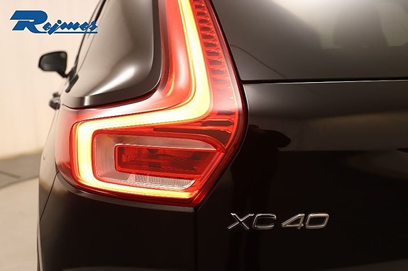 Volvo XC40 3 of 23