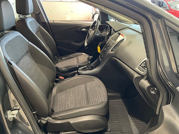 Opel Astra 19 of 21