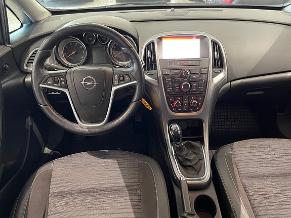 Opel Astra 10 of 21