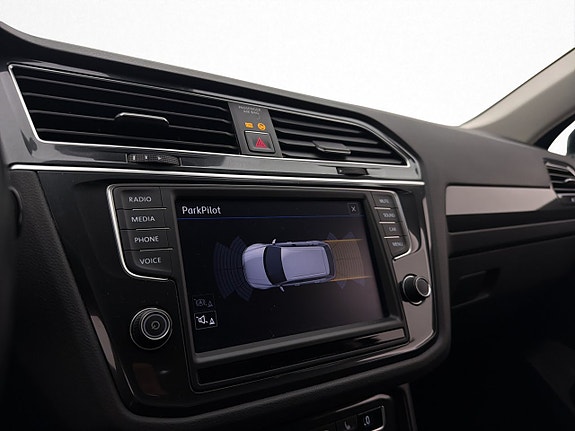 Volkswagen Tiguan 17 of 30