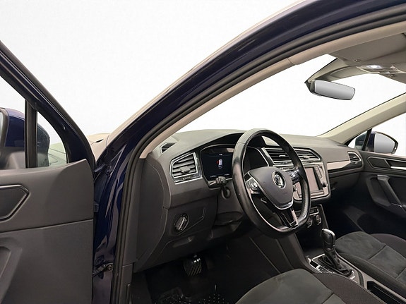Volkswagen Tiguan 10 of 30