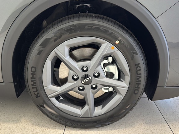 Kia K4 15 of 20